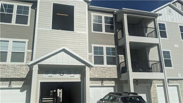 Vineyard Condo: 422 N 360 W