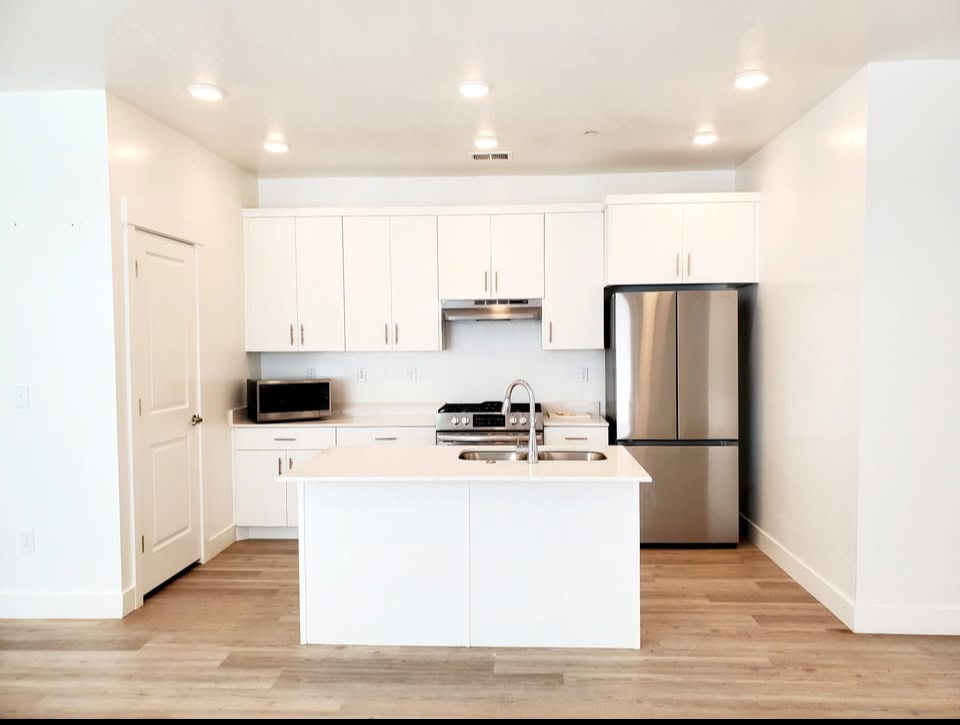 Providence Condo: 139 E 550 N