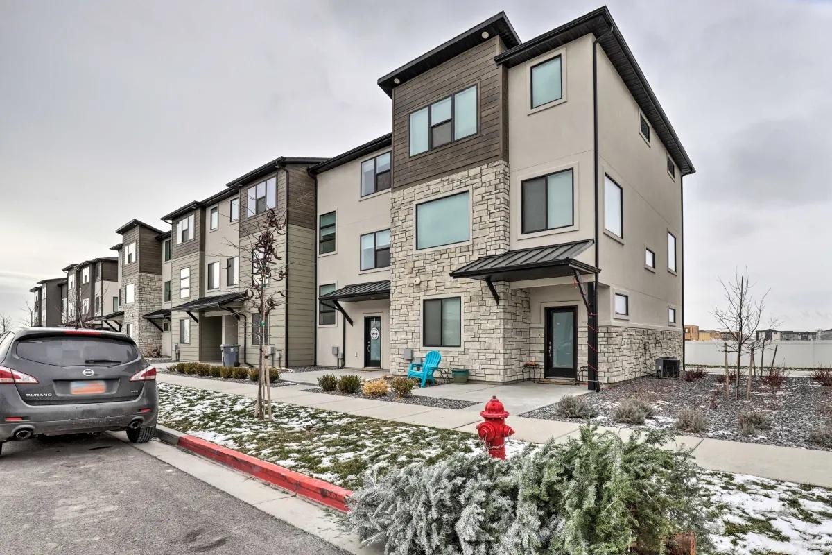 American Fork Townhome: 426 S Willow Leaf Rd