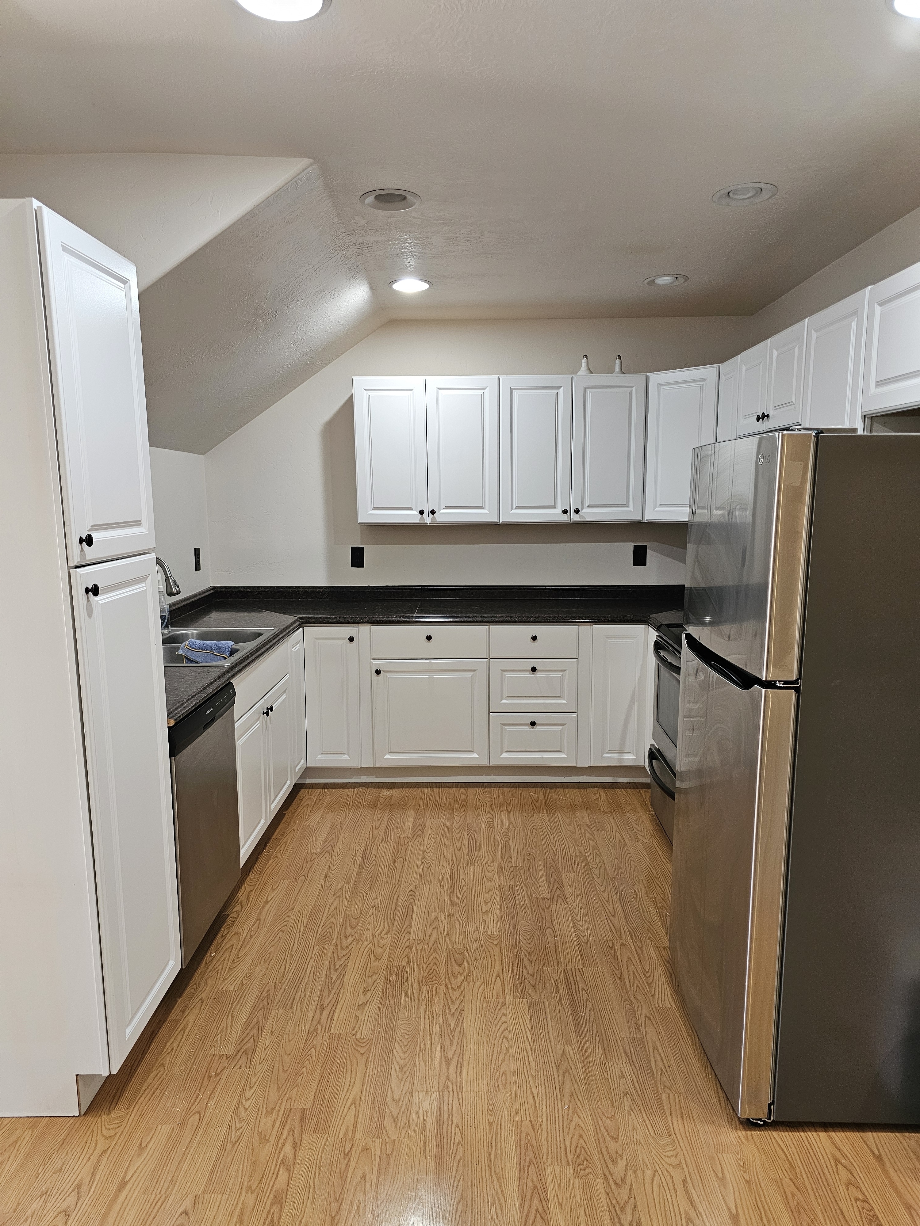 Bluffdale Apartment: 15326 S Silverpoint Cir