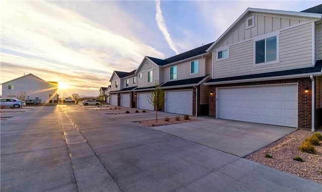 Ogden Townhome: 2273 W 2650 S