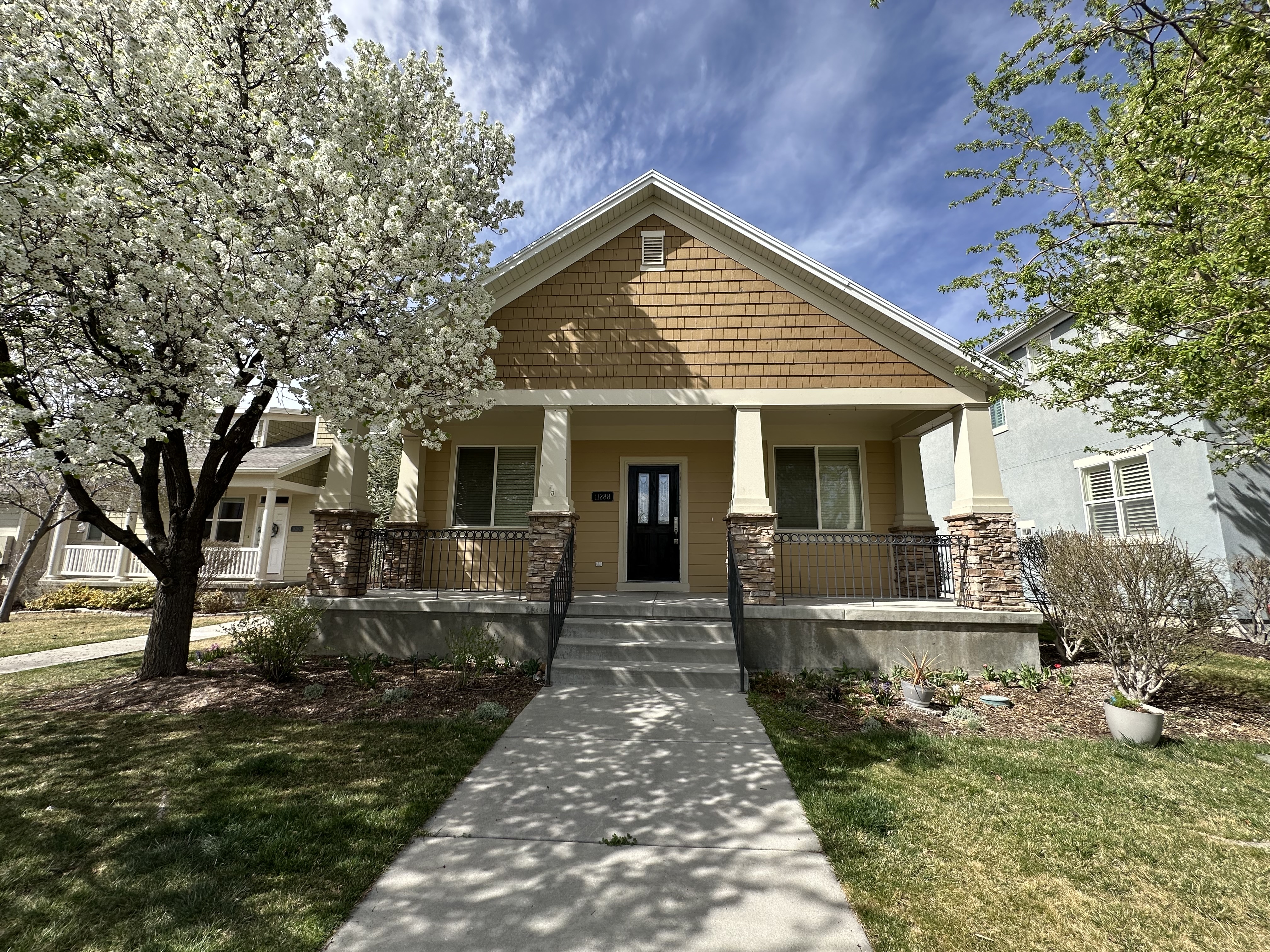 South Jordan House: 11288 S Morning Tide Ln