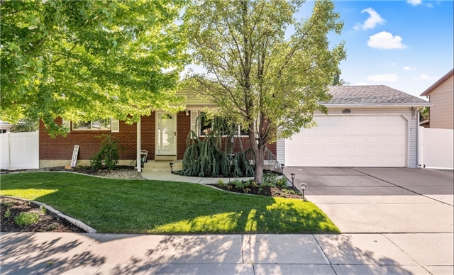 Sandy Single Room: 10302 S Clearview Dr