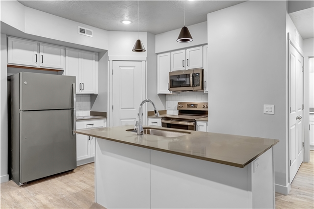 Murray Apartment: 853 E 4680 S
