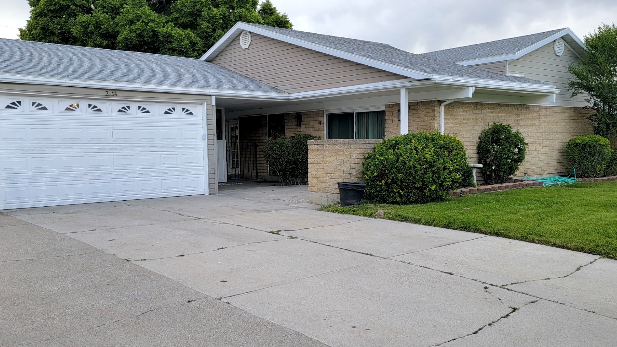 West Valley City House: 3714 S 4565 W