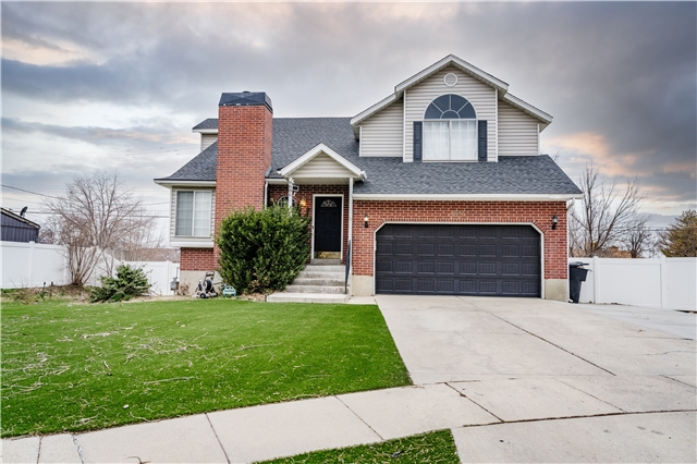 Sandy House: 9886 S Barium Ln