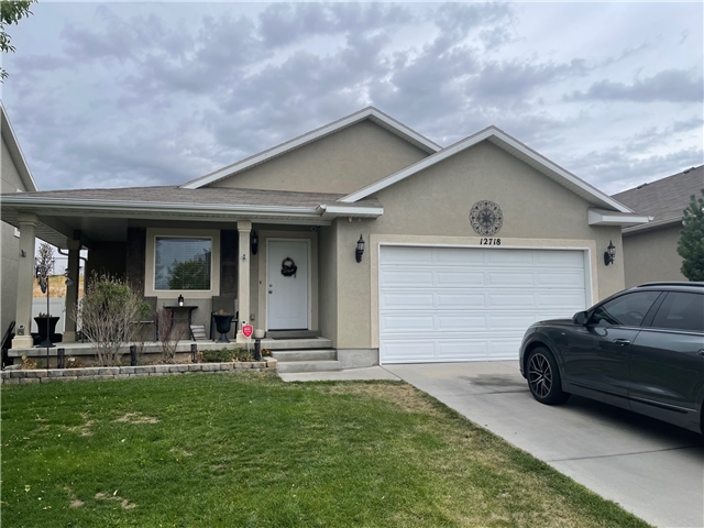 Herriman House: 12718 S Diamondback Dr