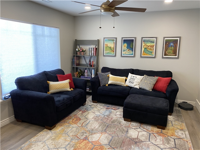 Lehi Single Room: 1340 E Coopers Hollow Dr