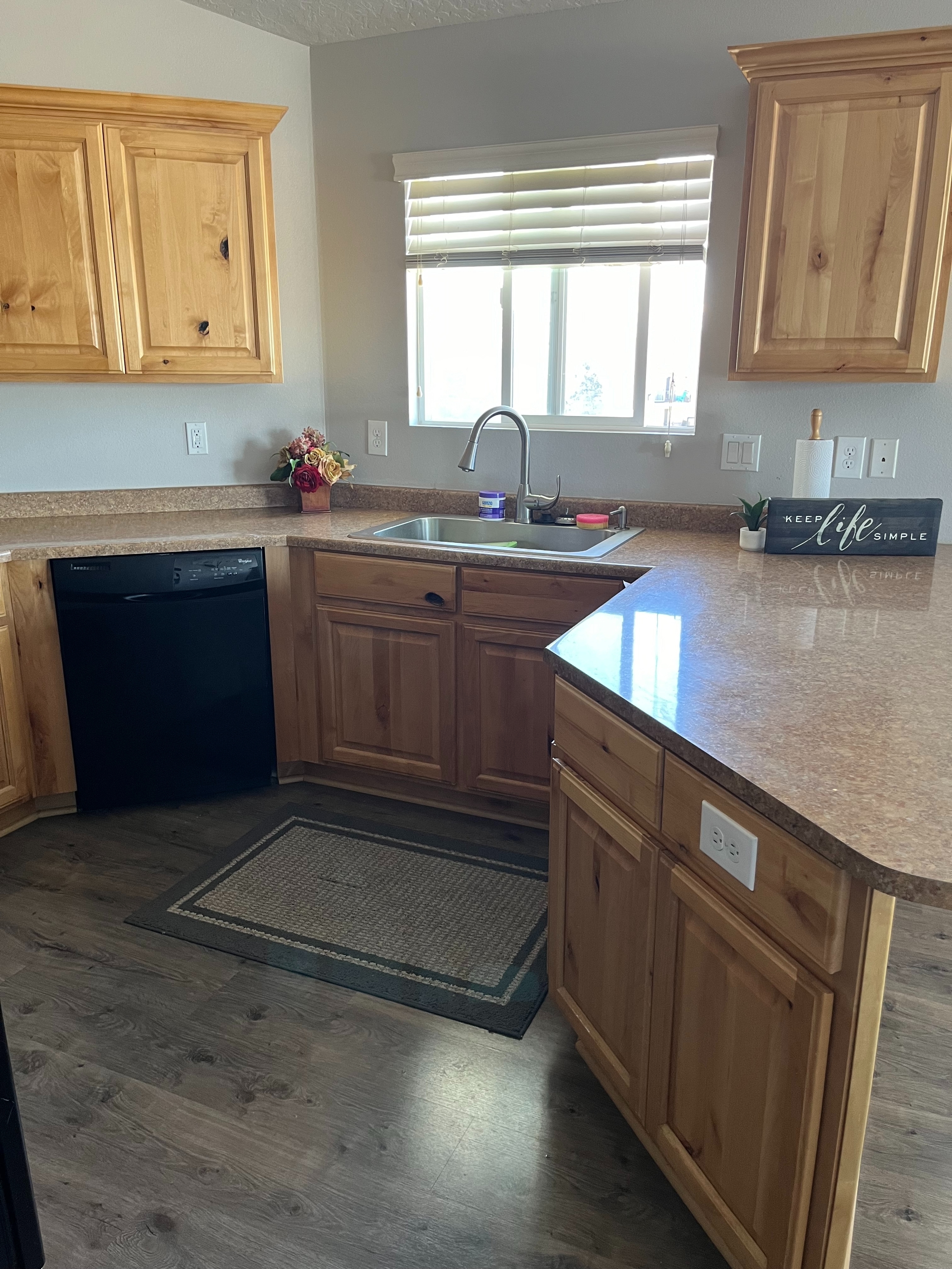 Sandy Single Room: 126 E Resaca Dr