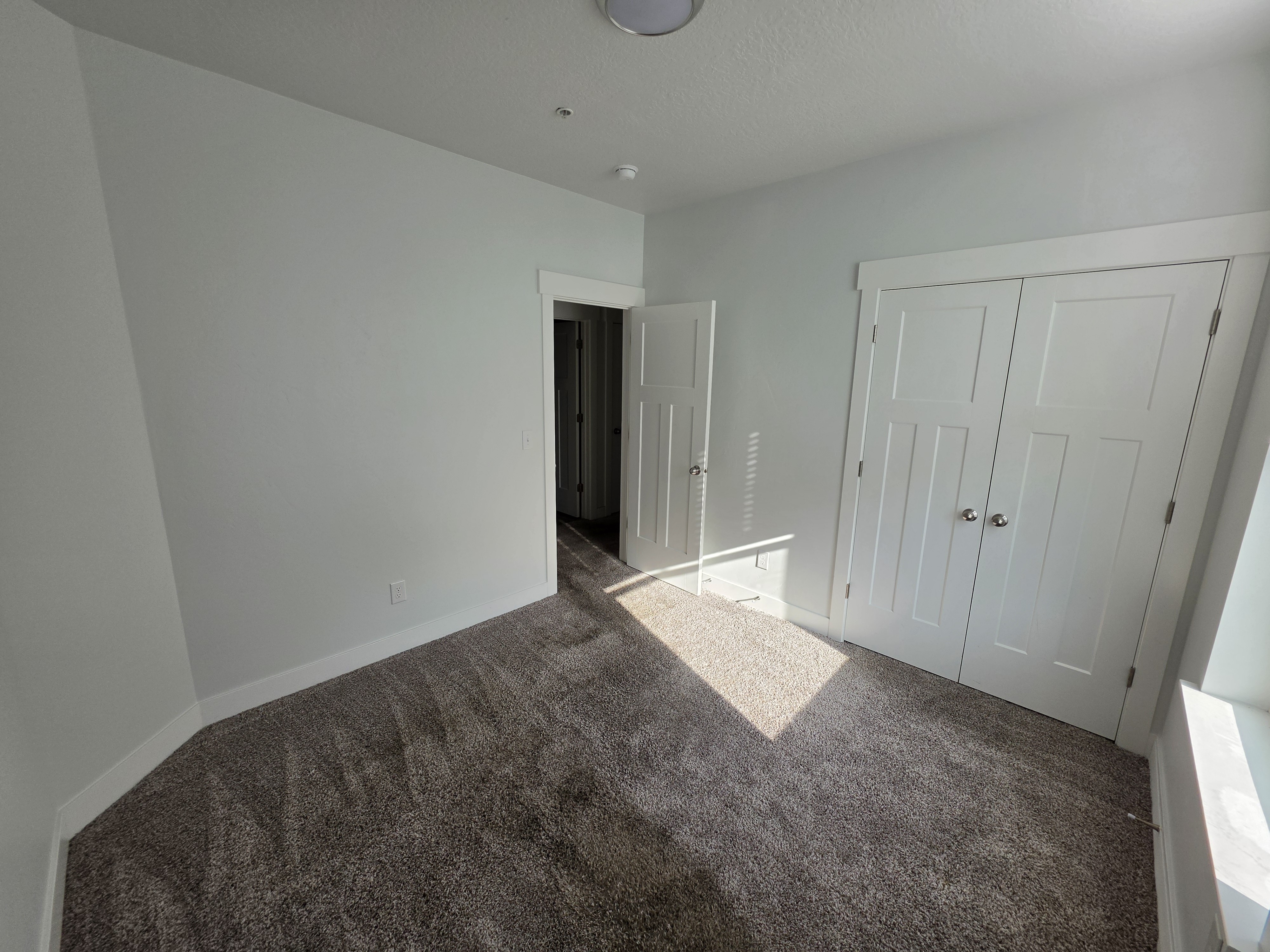 Vineyard Apartment: 415 N 360 W