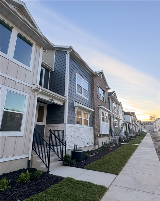 Lehi Townhome: 4014 W 1180 N