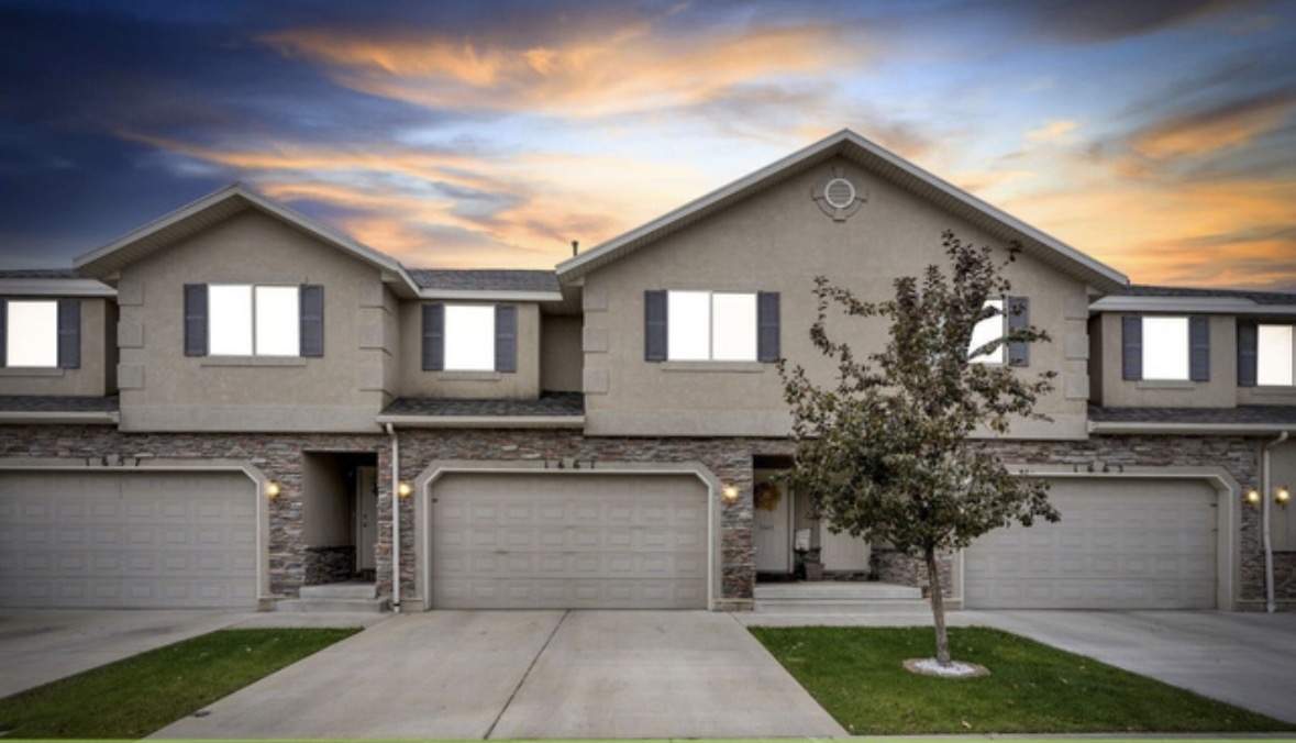 Riverton Townhome: 1661 W Madison View Dr