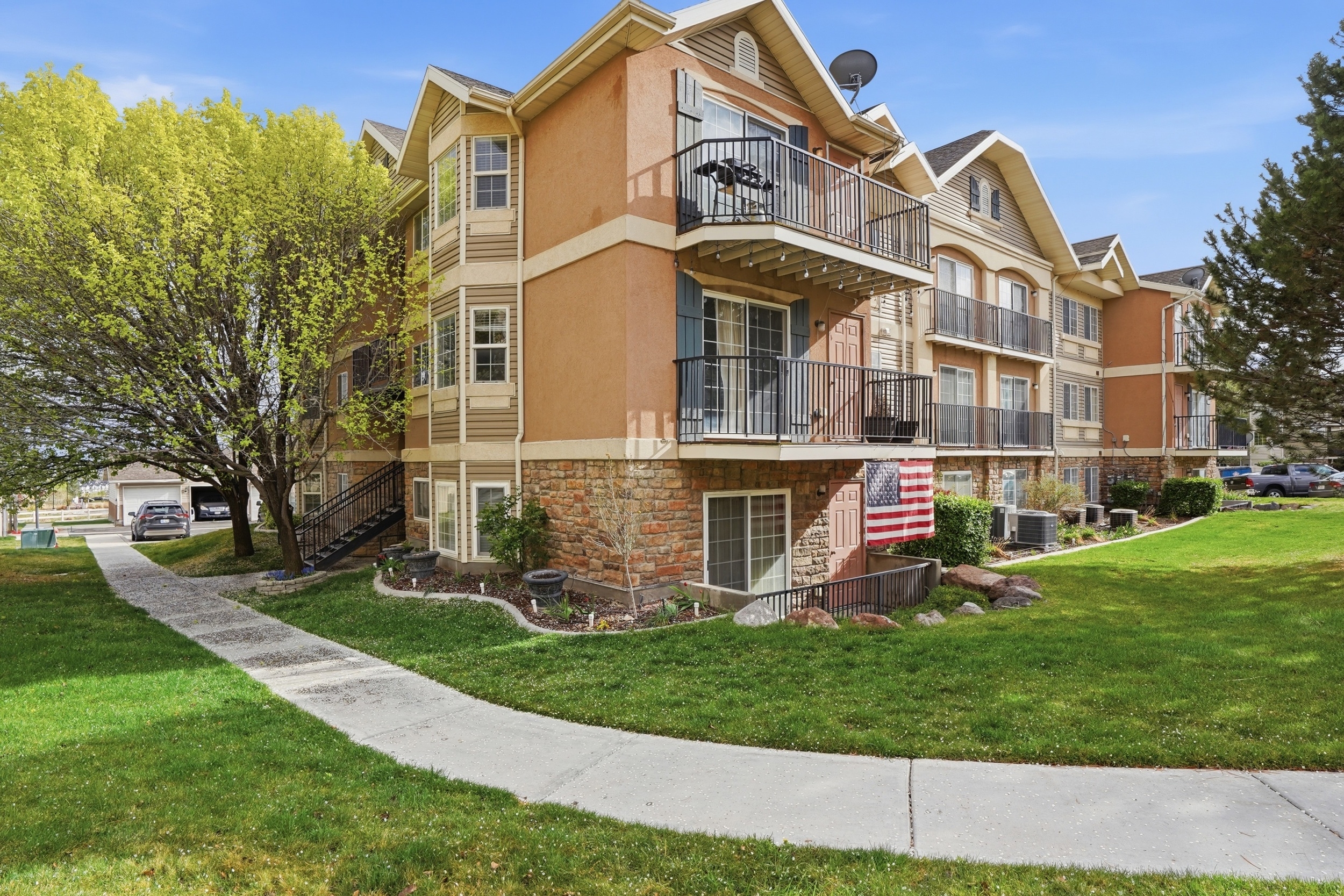 Saratoga Springs Condo: 2136 N Aurora Way
