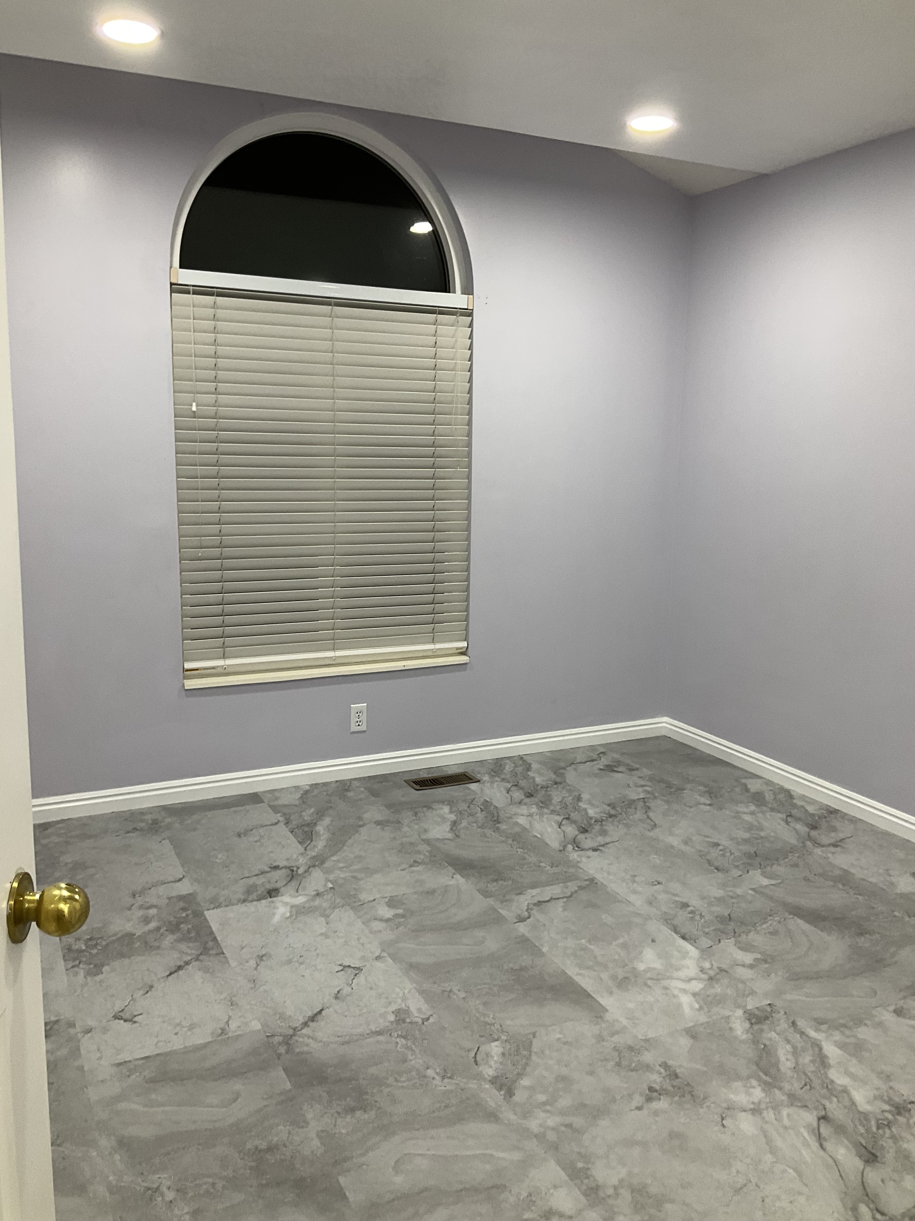 South Jordan Single Room: 9413 S 1860 W