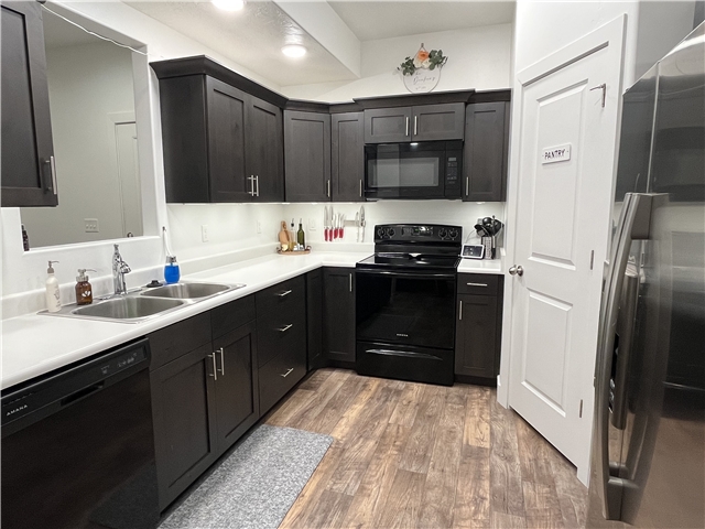 Santaquin Condo: 256 W 100 S