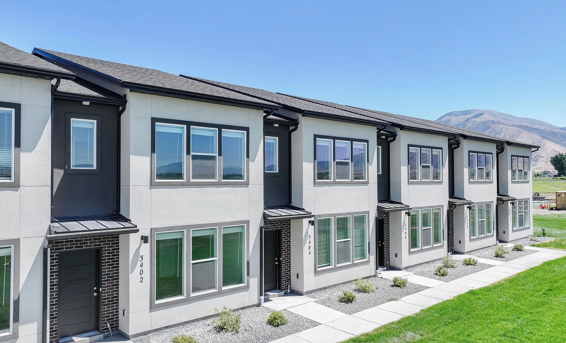 Logan Townhome: 3380 S 1010 W