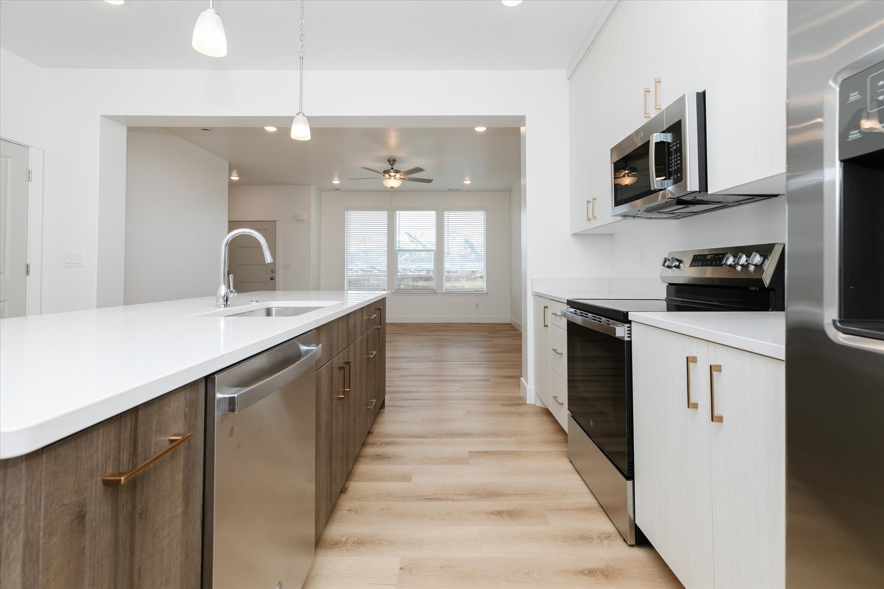 Springville Townhome: 75 E 750 S #4