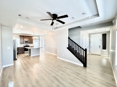 Saratoga Springs House: 153 E Brushy Canyon St