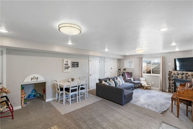 Kaysville In-Law/Basement: 837 Crimson Ln