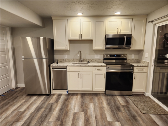 Riverton In-Law/Basement: 16063 S Truss Dr
