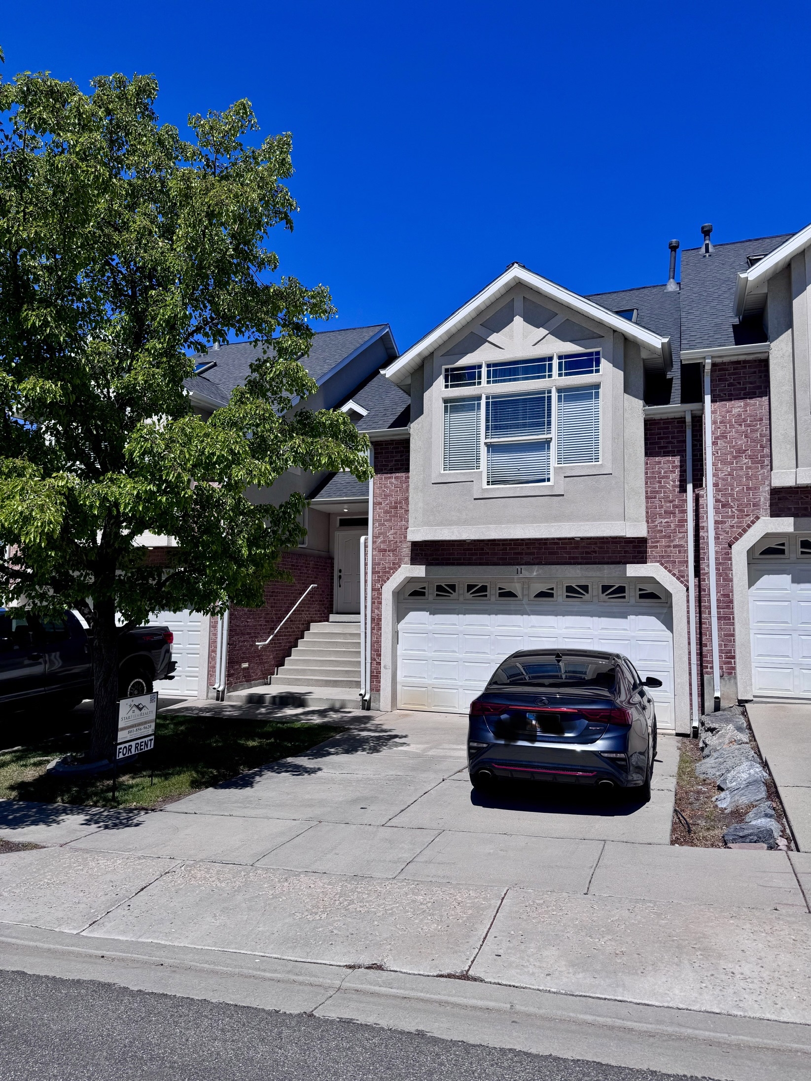 Bountiful Townhome: 11 E 2200 S