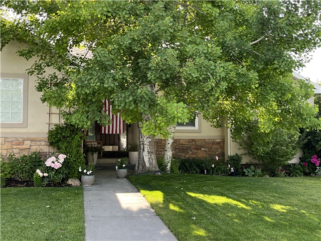 Pleasant Grove House: 9968 N 4560 W