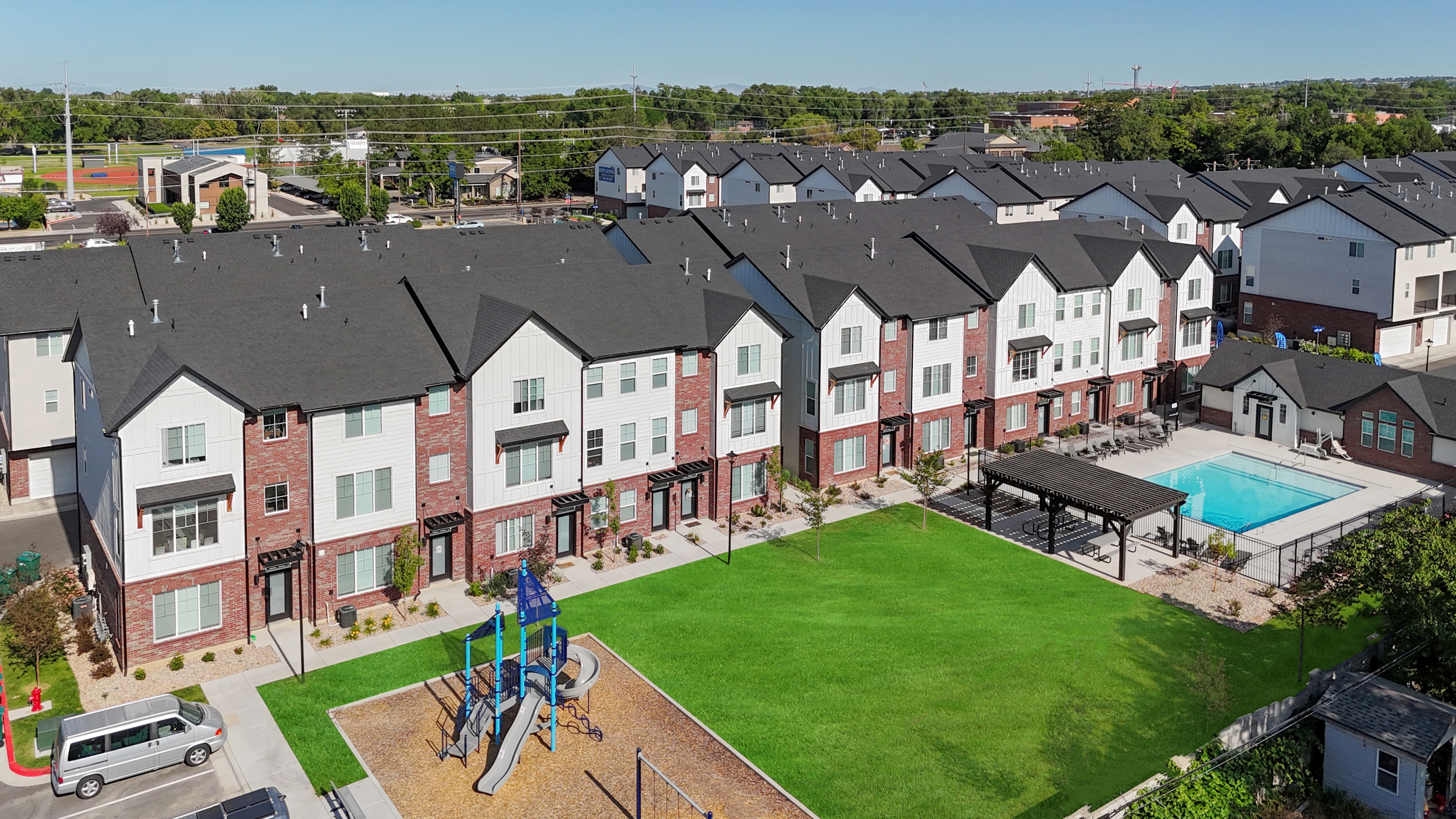 Layton Townhome: 112 N Fort Lane