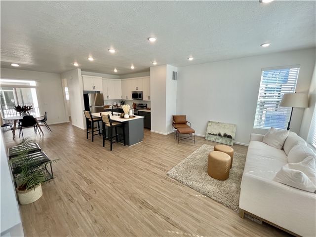 Layton Apartment: 112 N Fort Lane