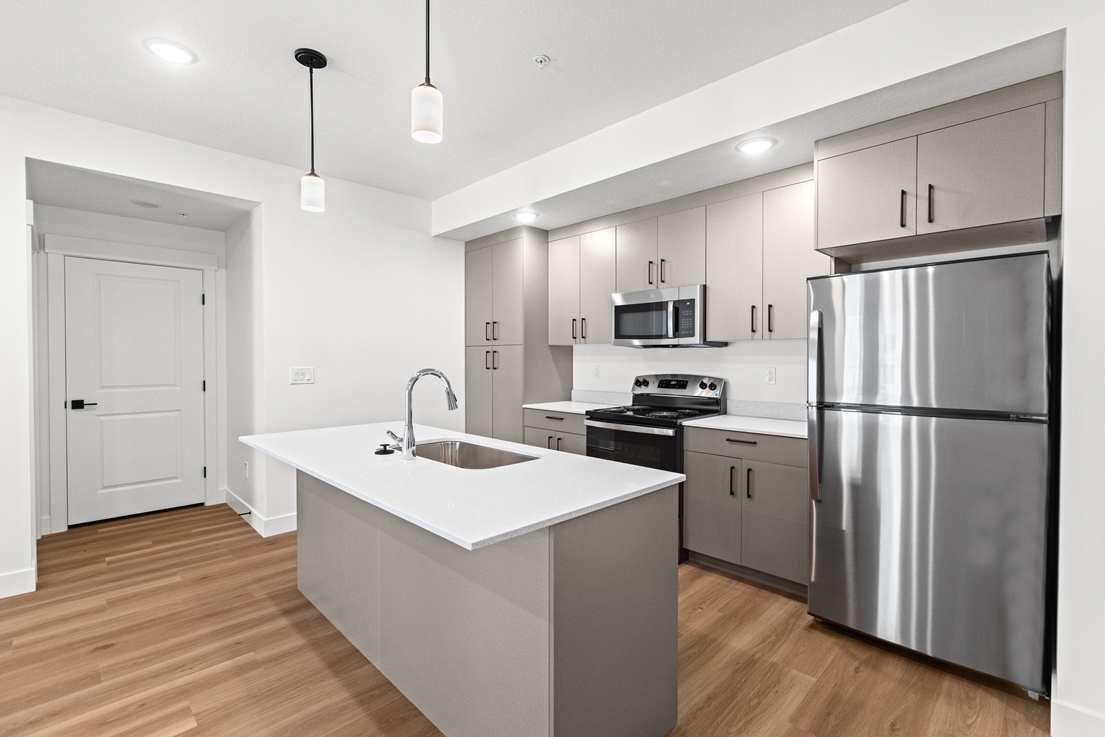 Logan Apartment: 156 S Main St