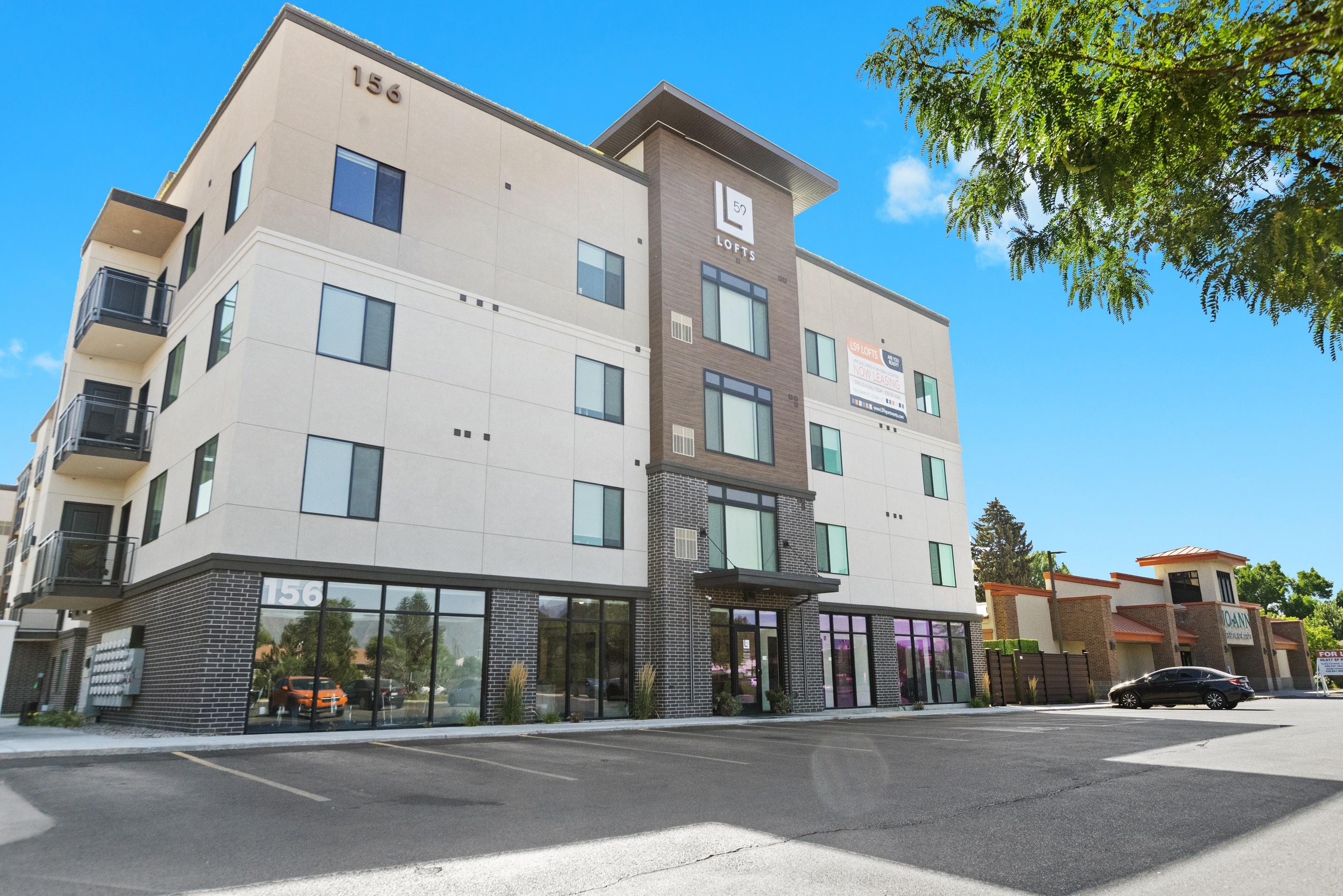 Logan Apartment: 156 S Main St
