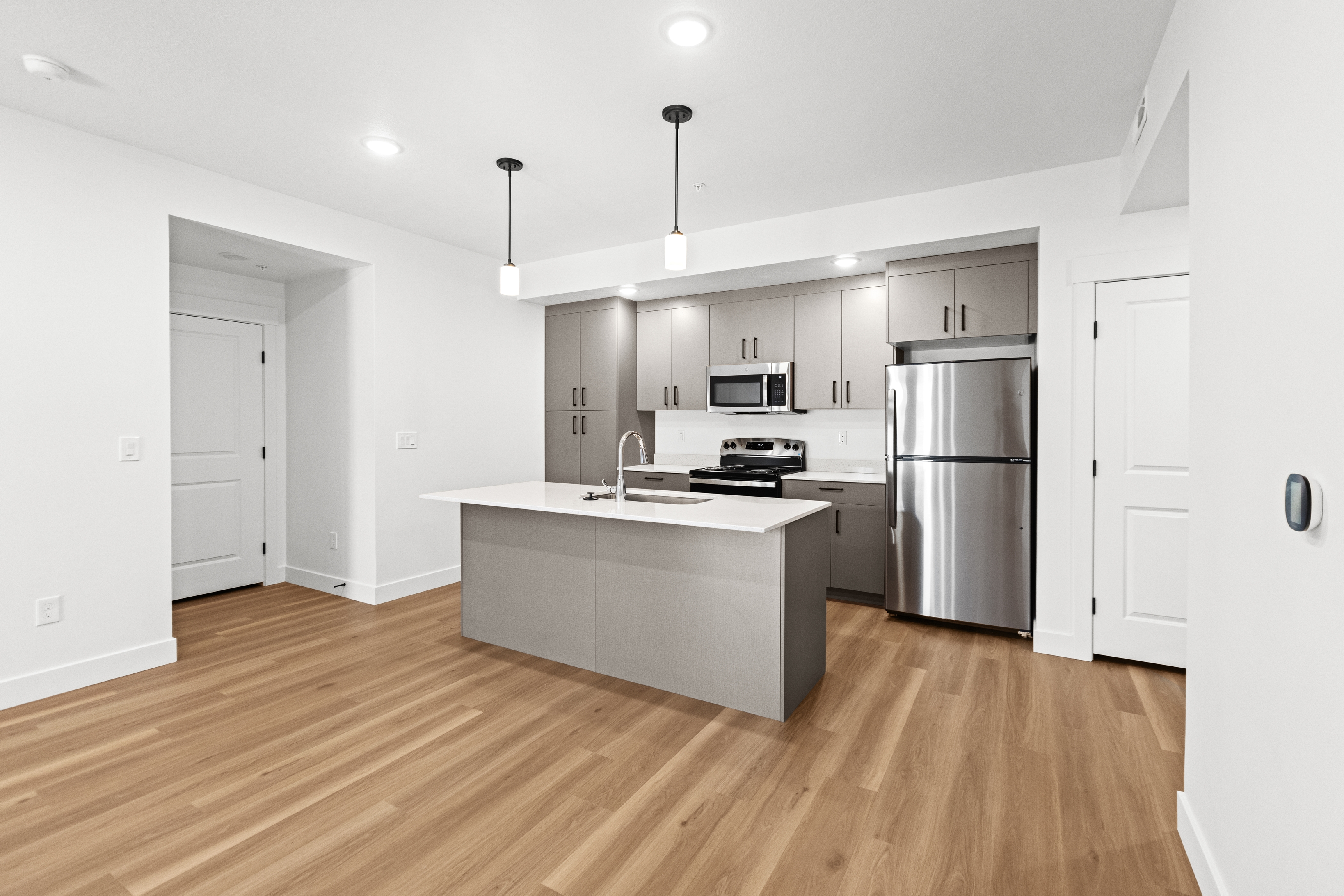 Logan Apartment: 156 S Main St