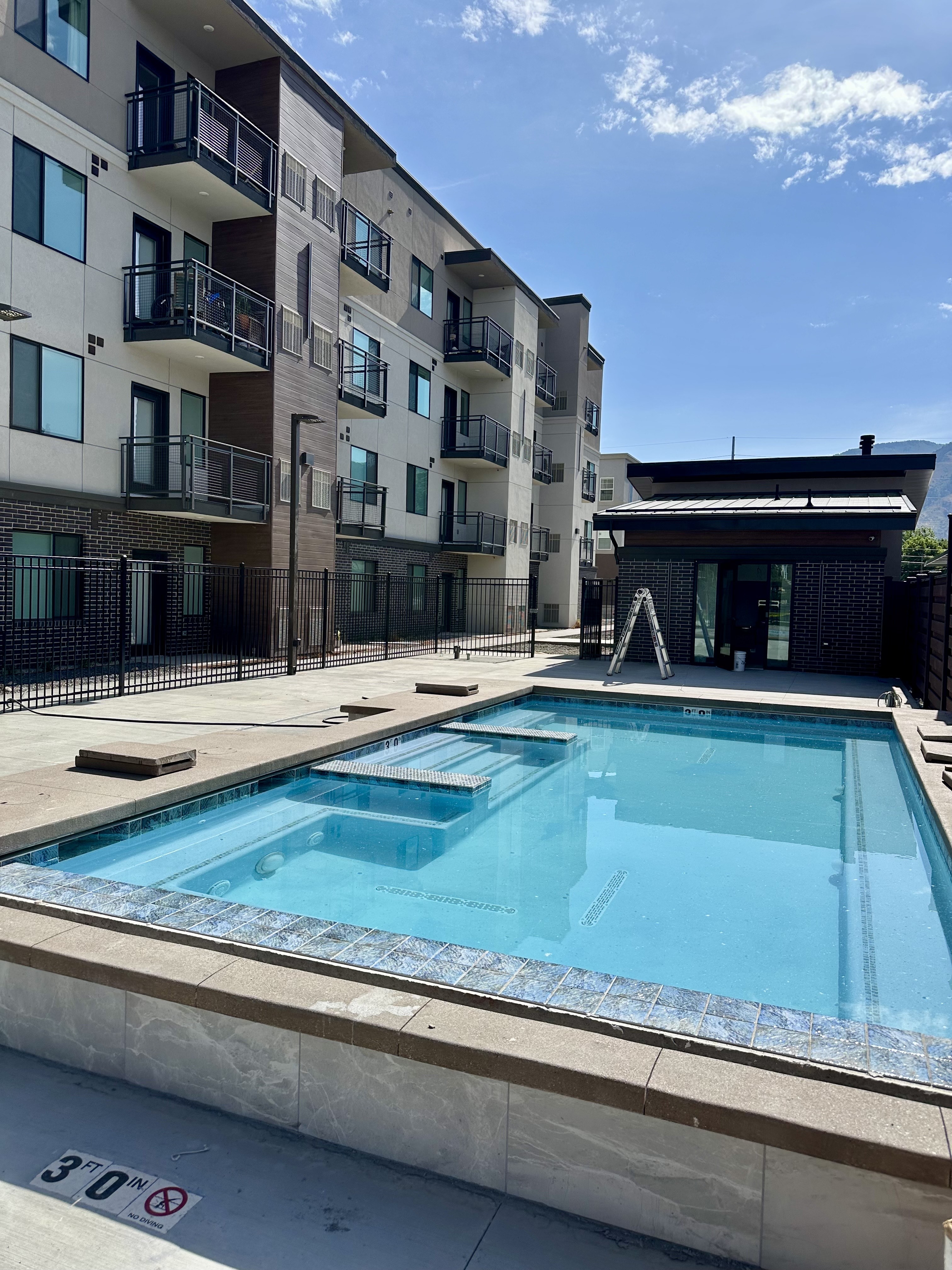 Logan Apartment: 156 S Main St