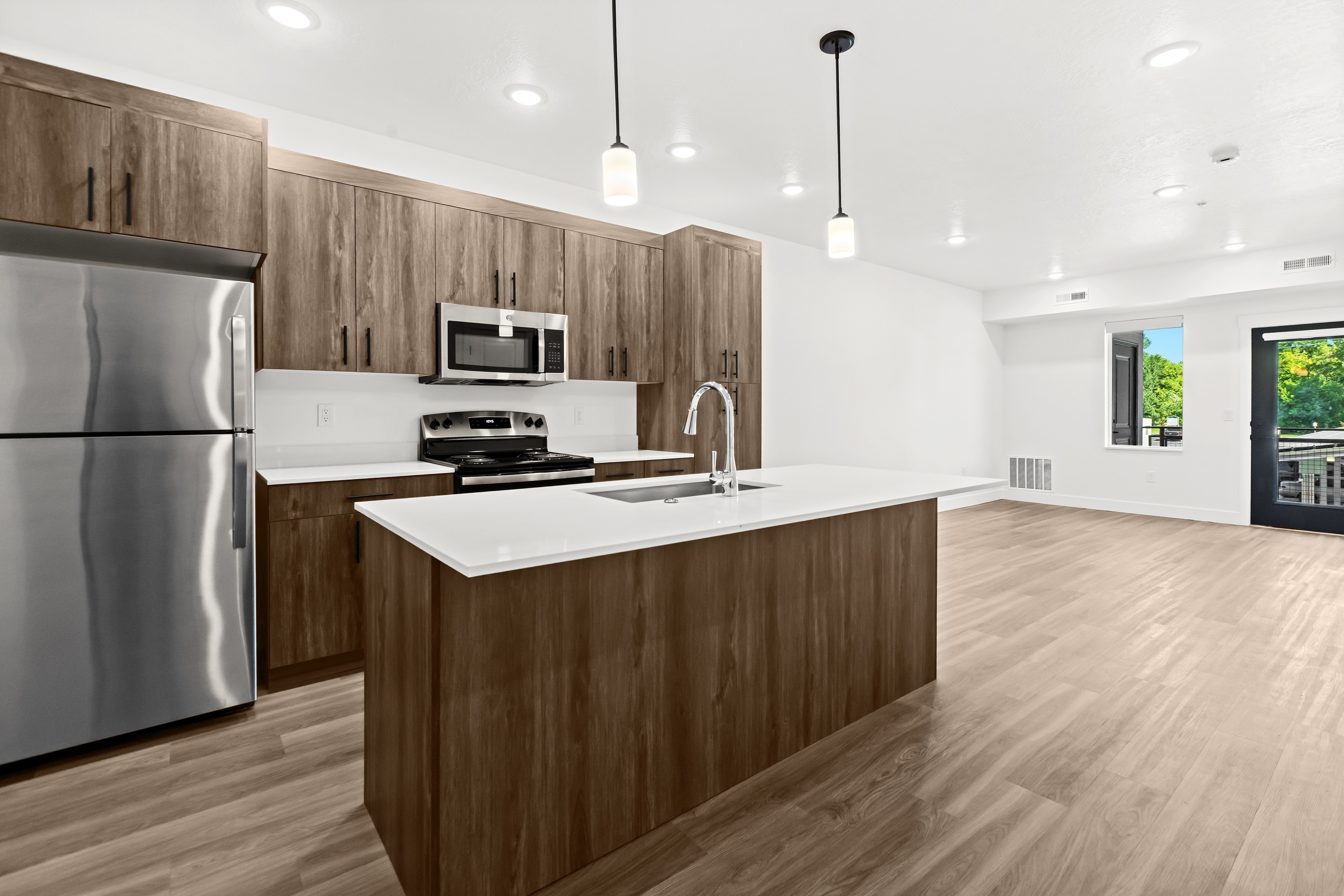 Logan Apartment: 156 S Main St