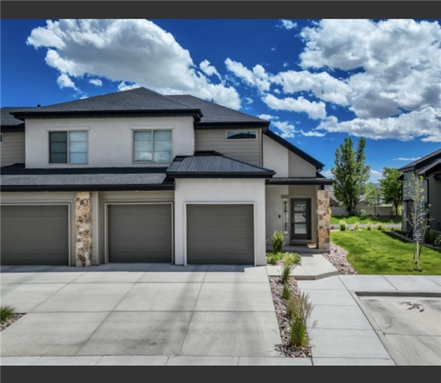 Saratoga Springs Townhome: 113 W Harvest Village Ln