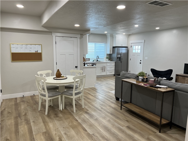 Saratoga Springs In-Law/Basement: 1748 W Woodland Rd