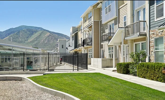Spanish Fork Townhome: 1042 S High Ridge Rd