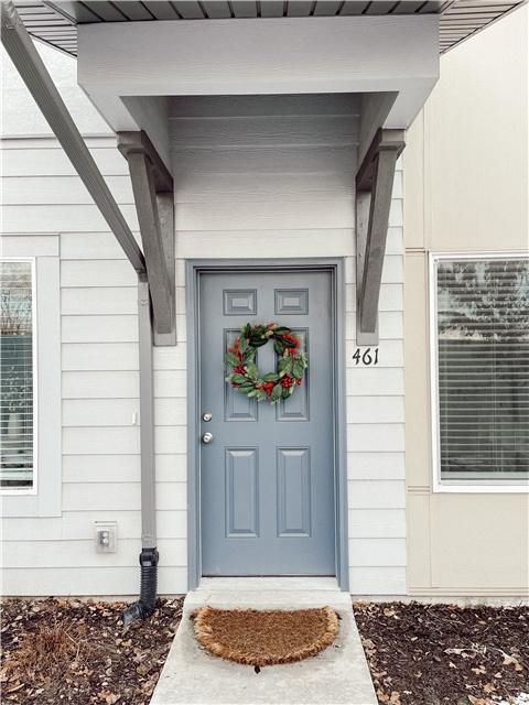 Clearfield Townhome: 461 E Brandon Way