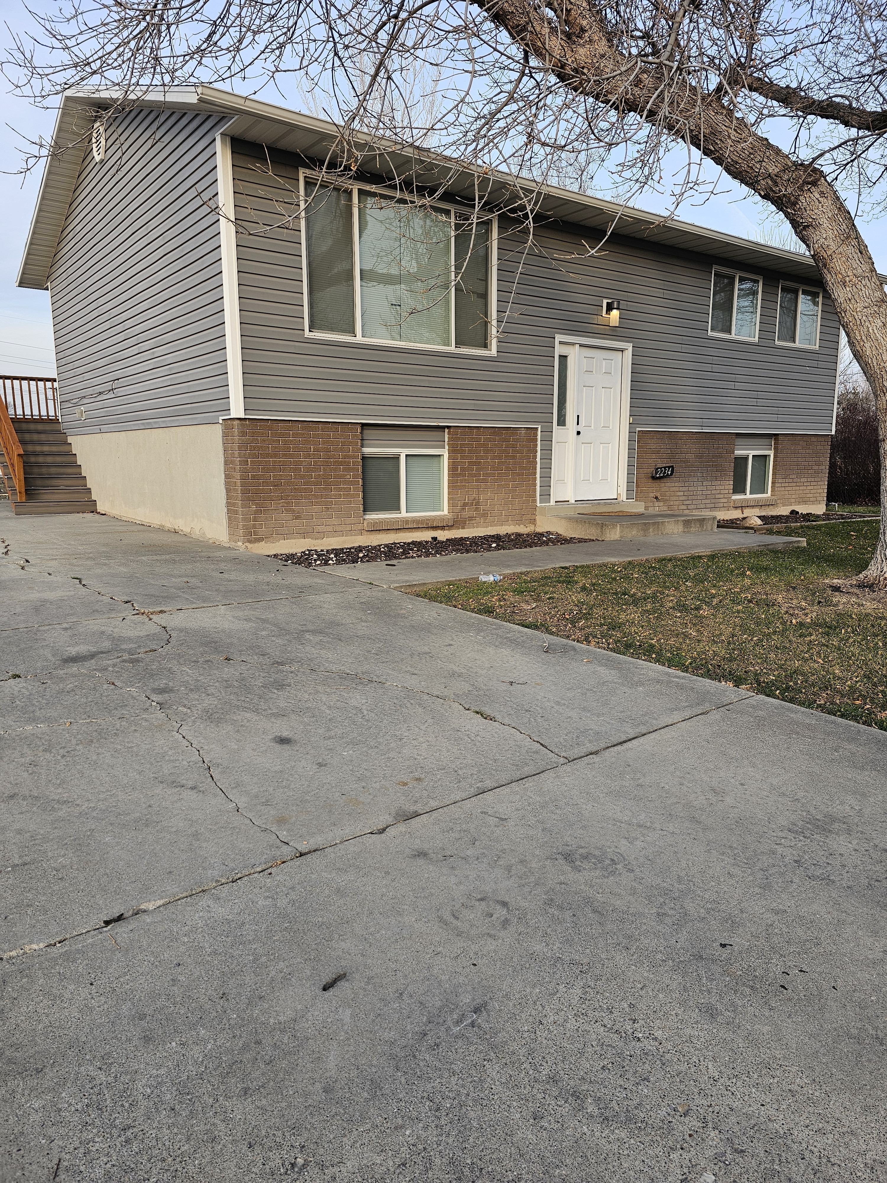 West Jordan House: 2234 W 7680 S
