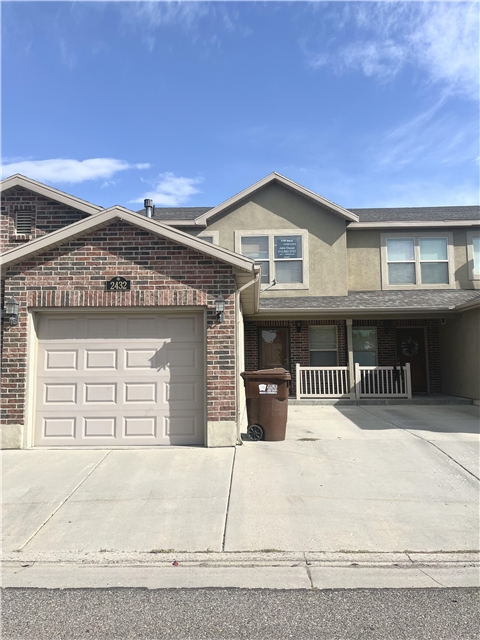 Ogden Townhome: 2432 N Charleston Ave