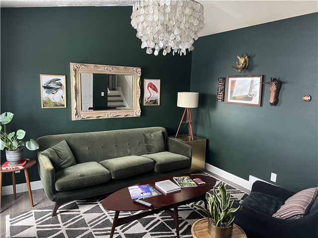 Salt Lake City Single Room: 2532 E Hillside Village Ct