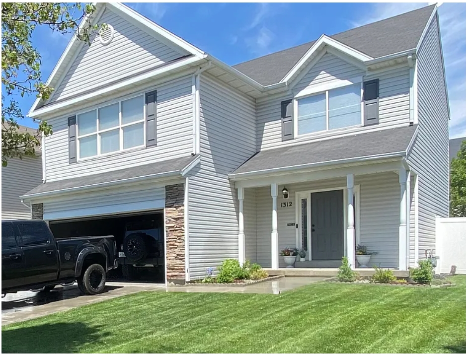 Springville House: 1312 W Archmore Dr