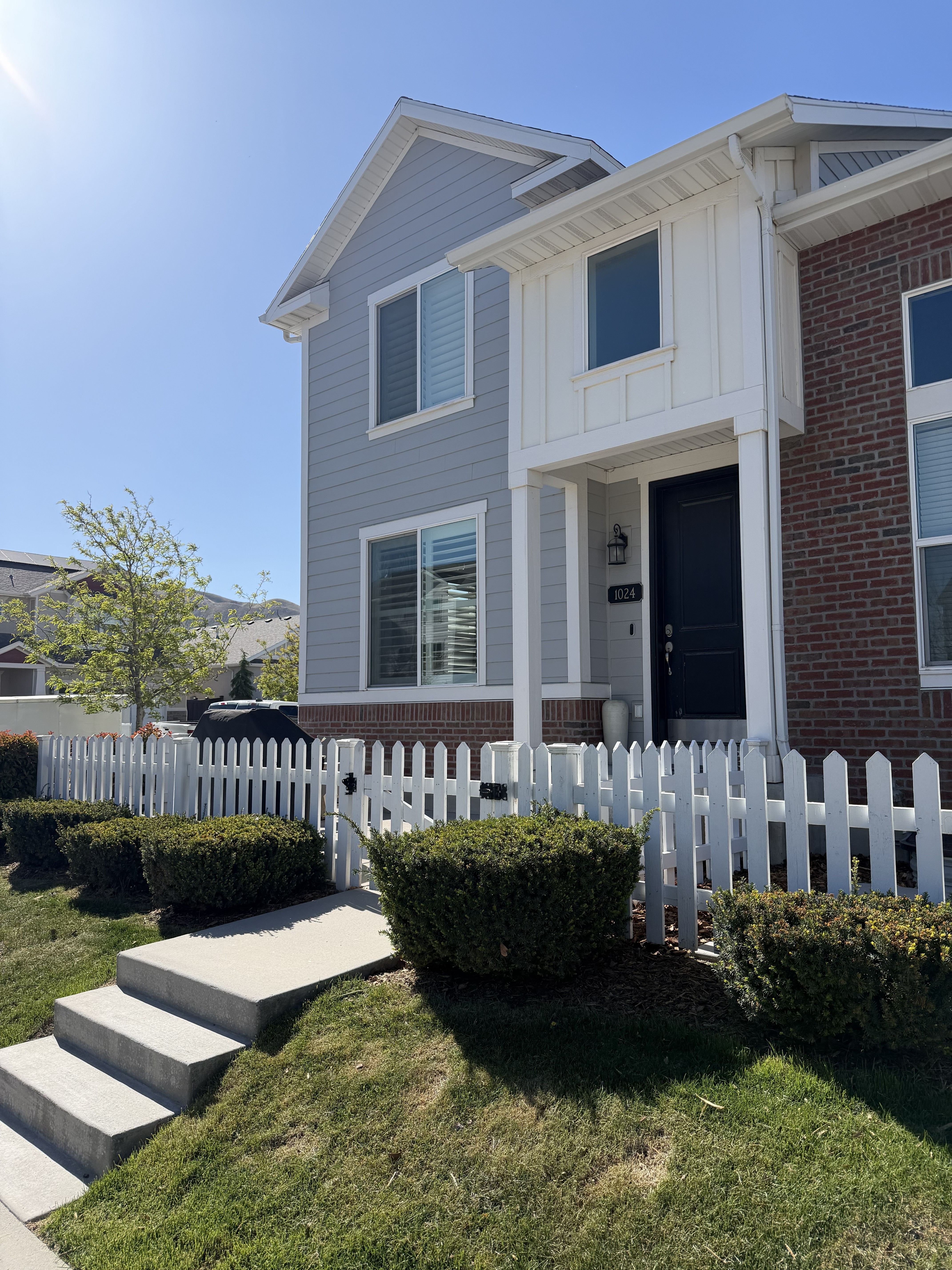 Riverton Townhome: 1024 W Narrows Ln