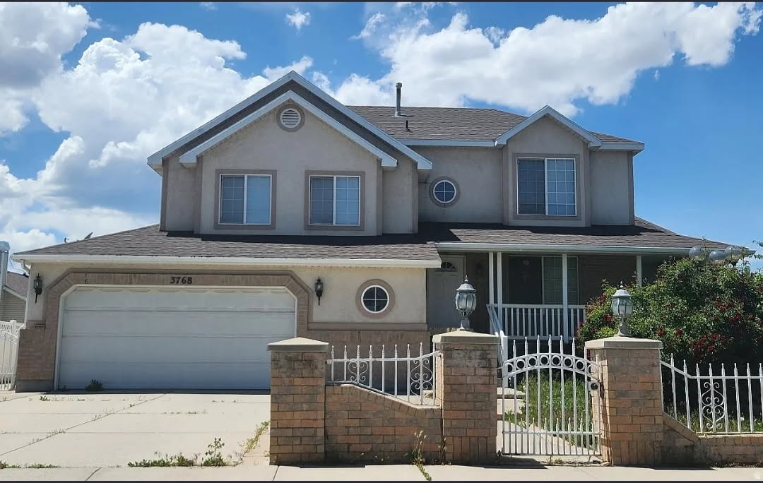 West Valley City House: 3768 S Kingspointe Cir