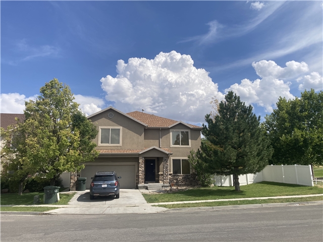 Tooele House: 962 N 210 W