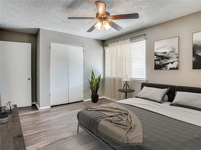 Dallas Apartment: 3706 W 8th St