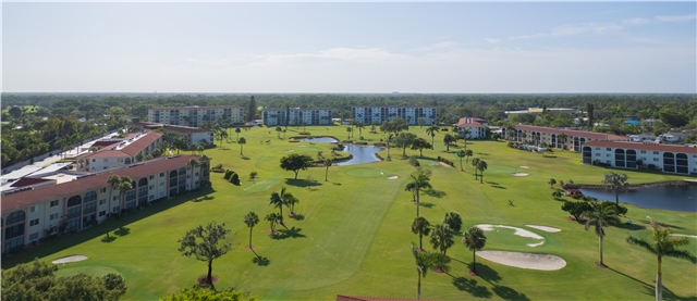 Naples Apartment: 5 High Point Cir W