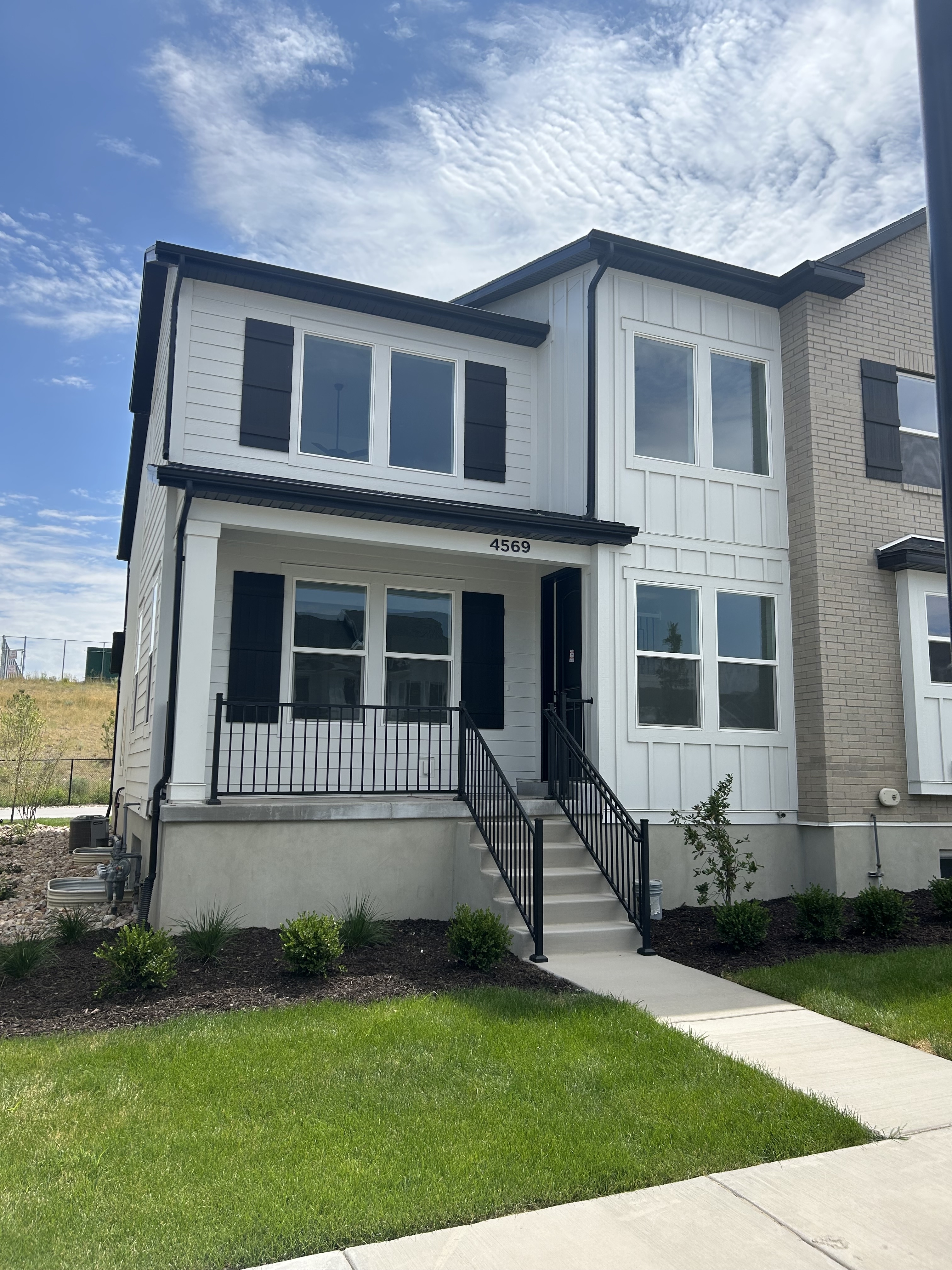 Herriman Townhome: 4569 W Watchmen Way