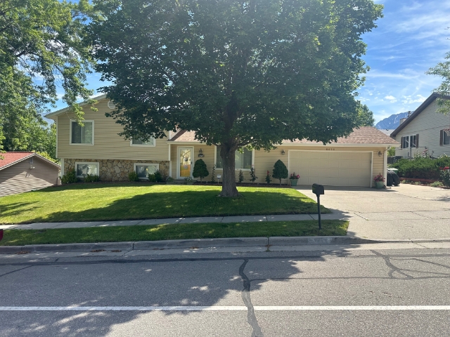 Sandy House: 8673 S 1700 E