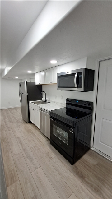 Saratoga Springs House: 491 N Trident Dr