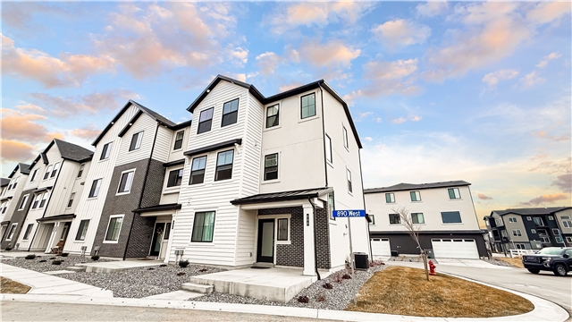 American Fork Townhome: 888 W 540 S